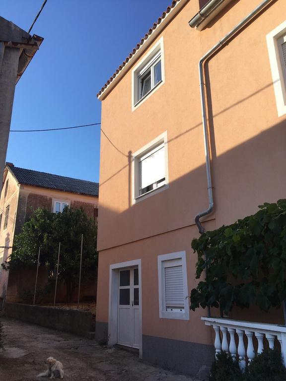 Centre Apartment Божава Экстерьер фото